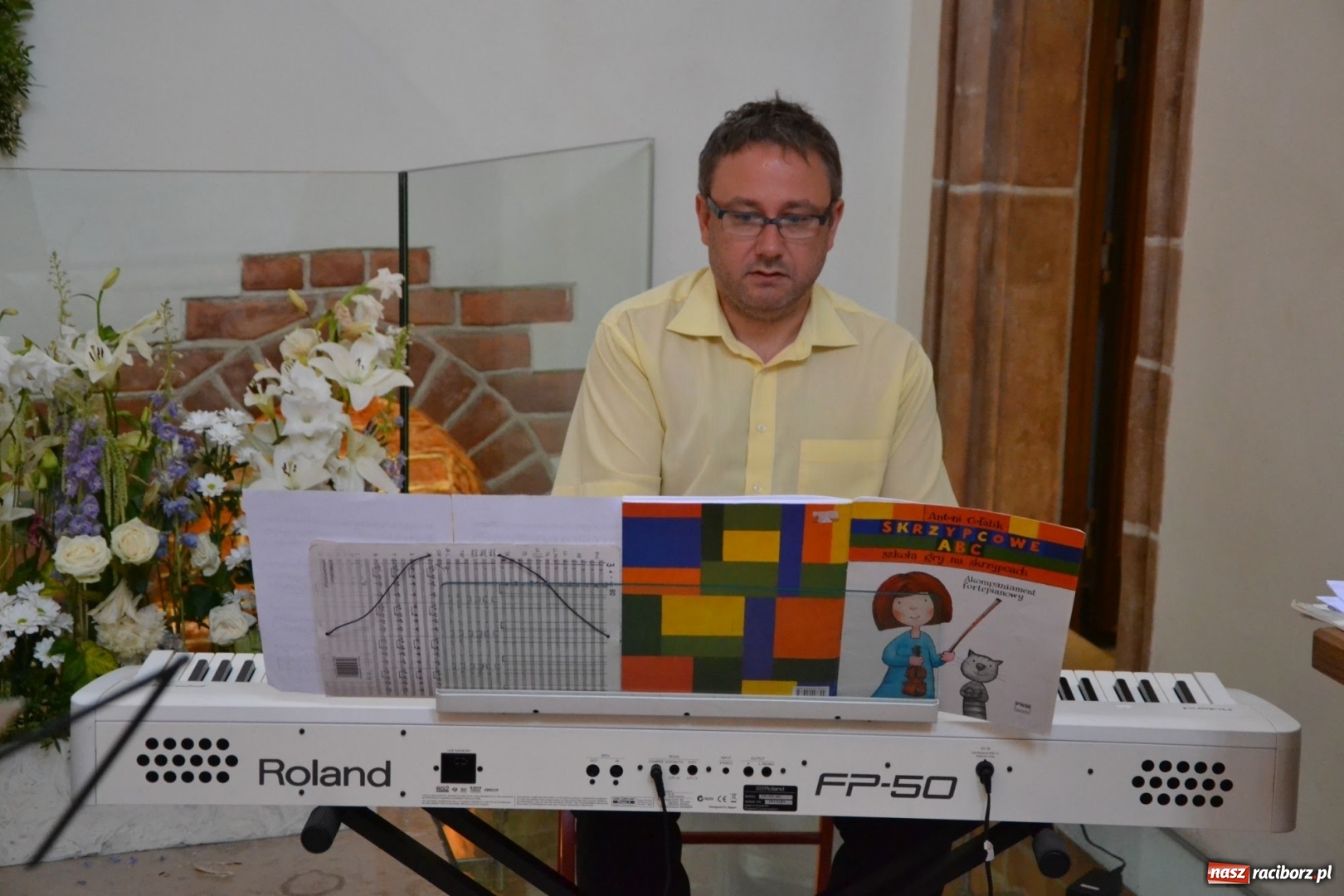 Zdjęcie w galerii na portalu naszraciborz.pl: Artystyczne podsumowanie roku szkolnego - koncert w kaplicy zamkowej wiadomości z regionu