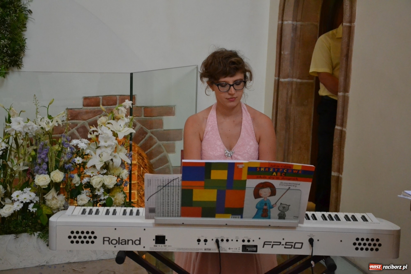 Zdjęcie w galerii na portalu naszraciborz.pl: Artystyczne podsumowanie roku szkolnego - koncert w kaplicy zamkowej wiadomości z regionu