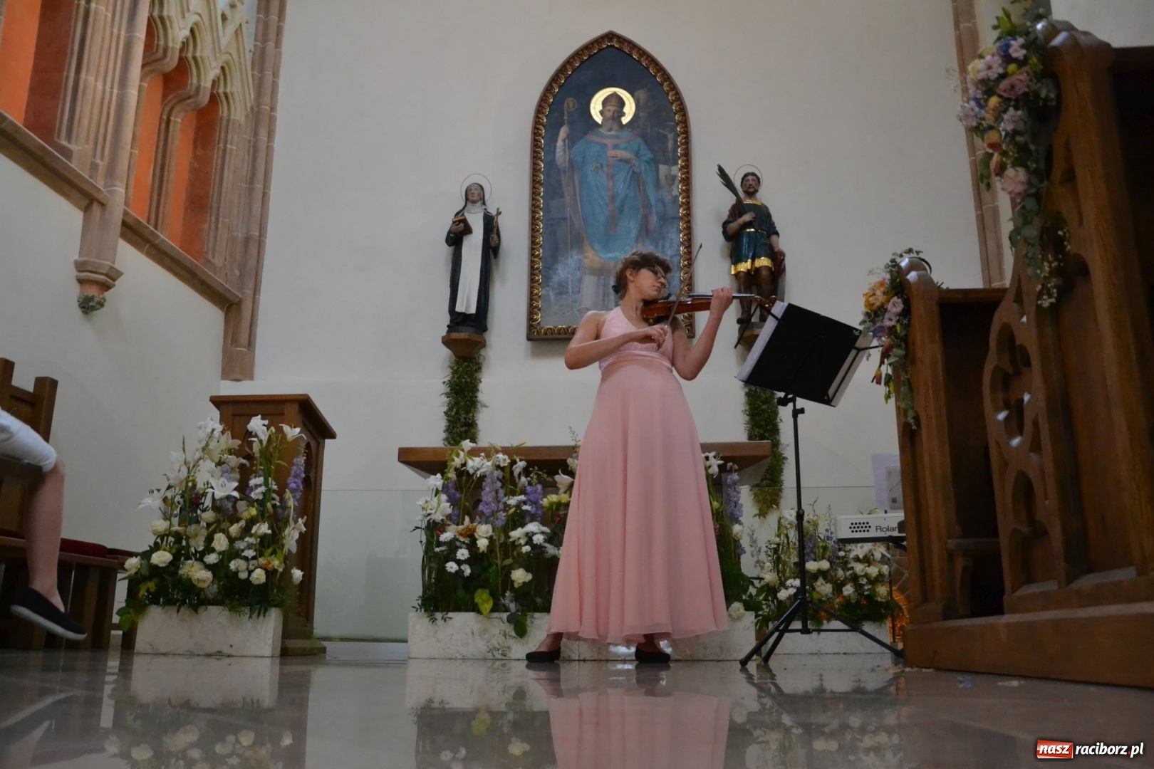 Zdjęcie w galerii na portalu naszraciborz.pl: Artystyczne podsumowanie roku szkolnego - koncert w kaplicy zamkowej wiadomości z regionu