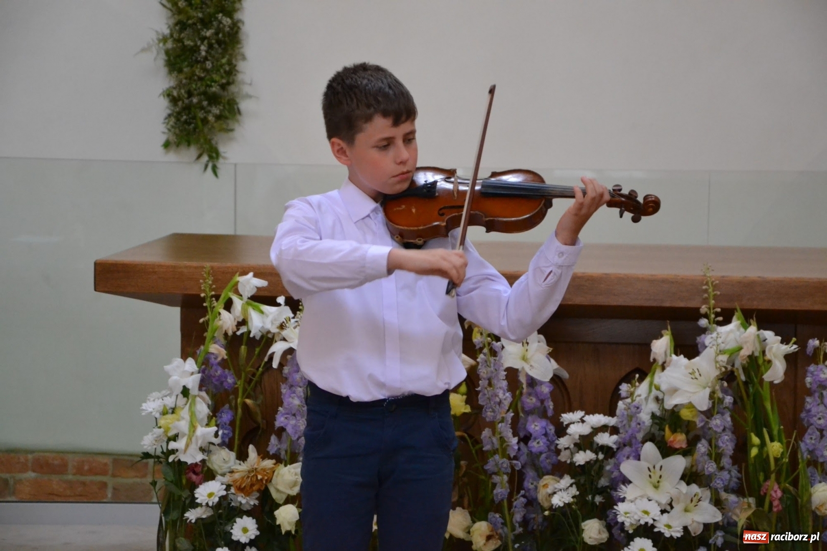 Zdjęcie w galerii na portalu naszraciborz.pl: Artystyczne podsumowanie roku szkolnego - koncert w kaplicy zamkowej wiadomości z regionu