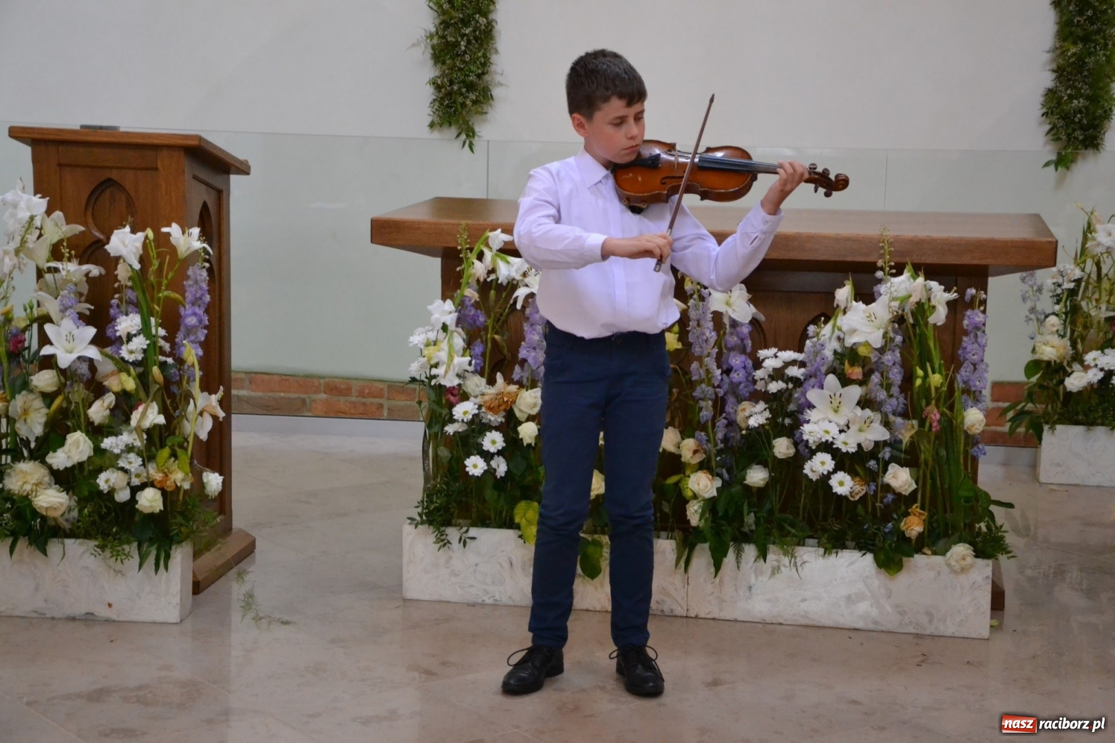 Zdjęcie w galerii na portalu naszraciborz.pl: Artystyczne podsumowanie roku szkolnego - koncert w kaplicy zamkowej wiadomości z regionu