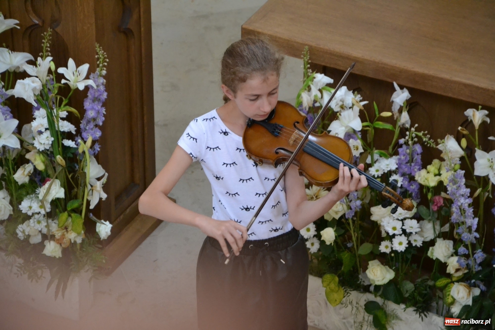 Zdjęcie w galerii na portalu naszraciborz.pl: Artystyczne podsumowanie roku szkolnego - koncert w kaplicy zamkowej wiadomości z regionu