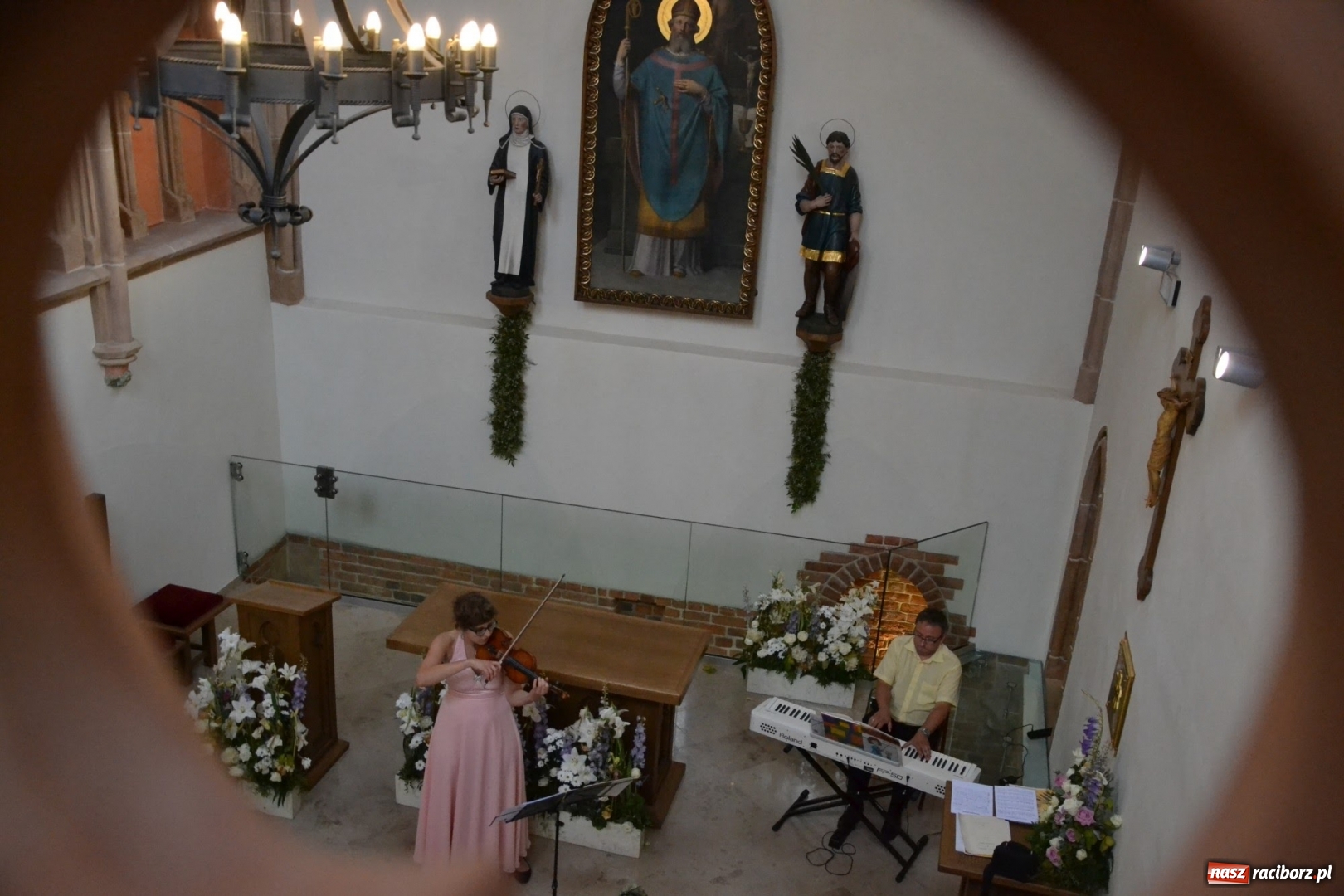 Zdjęcie w galerii na portalu naszraciborz.pl: Artystyczne podsumowanie roku szkolnego - koncert w kaplicy zamkowej wiadomości z regionu