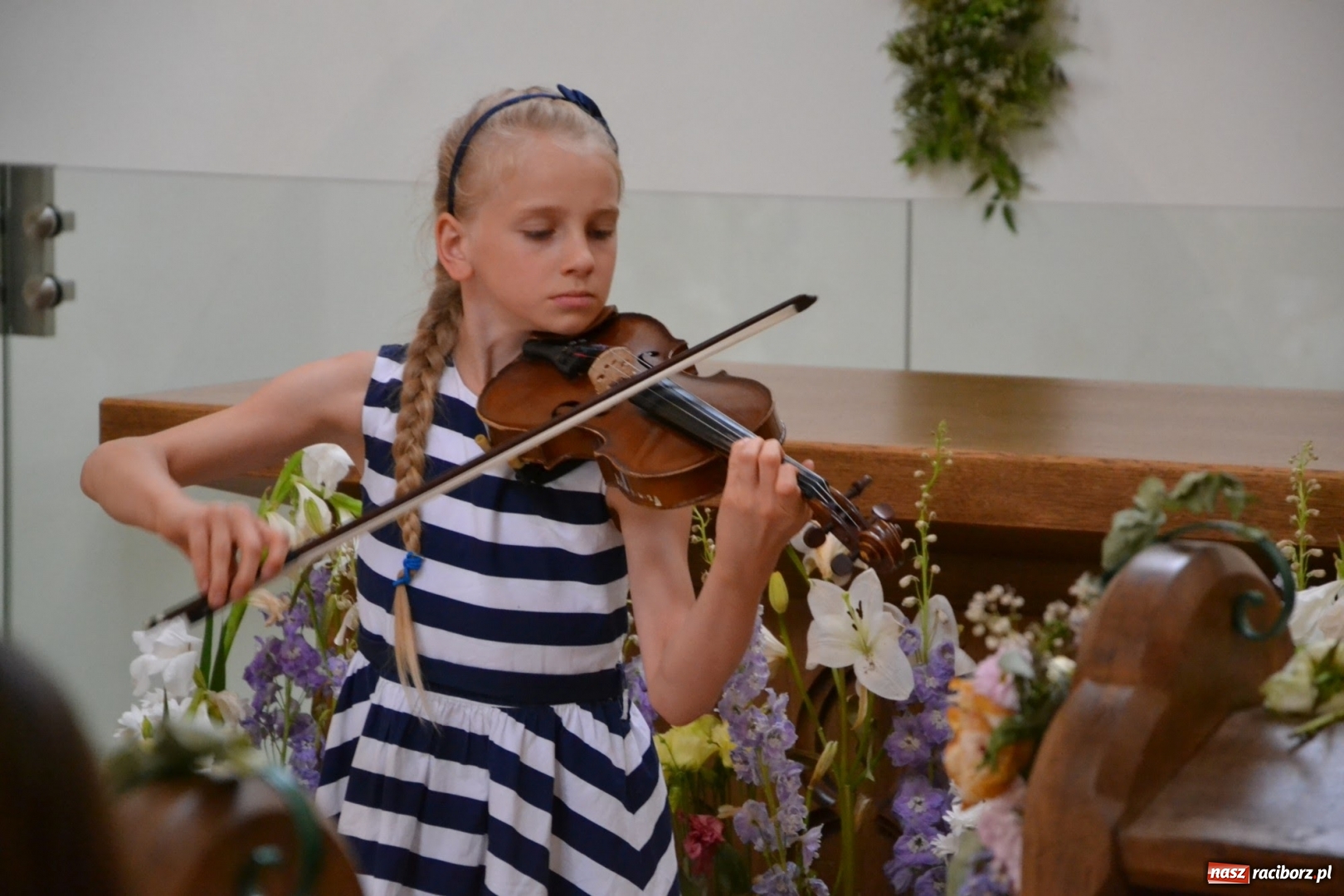 Zdjęcie w galerii na portalu naszraciborz.pl: Artystyczne podsumowanie roku szkolnego - koncert w kaplicy zamkowej wiadomości z regionu
