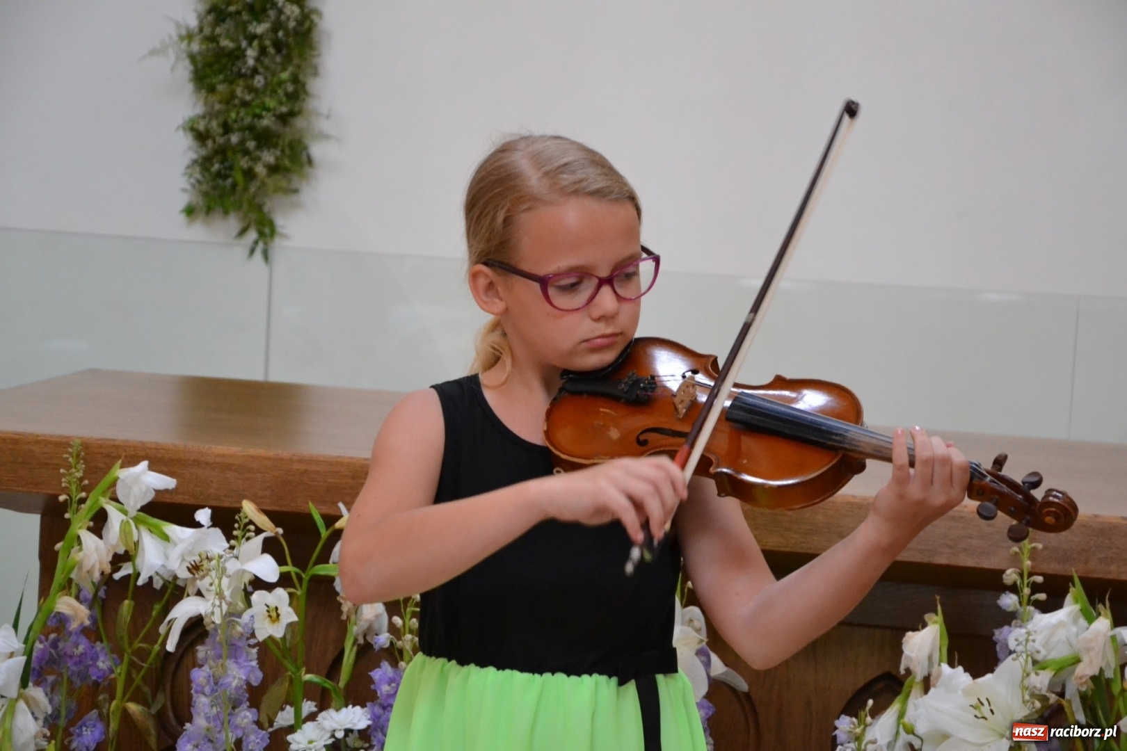 Zdjęcie w galerii na portalu naszraciborz.pl: Artystyczne podsumowanie roku szkolnego - koncert w kaplicy zamkowej wiadomości z regionu