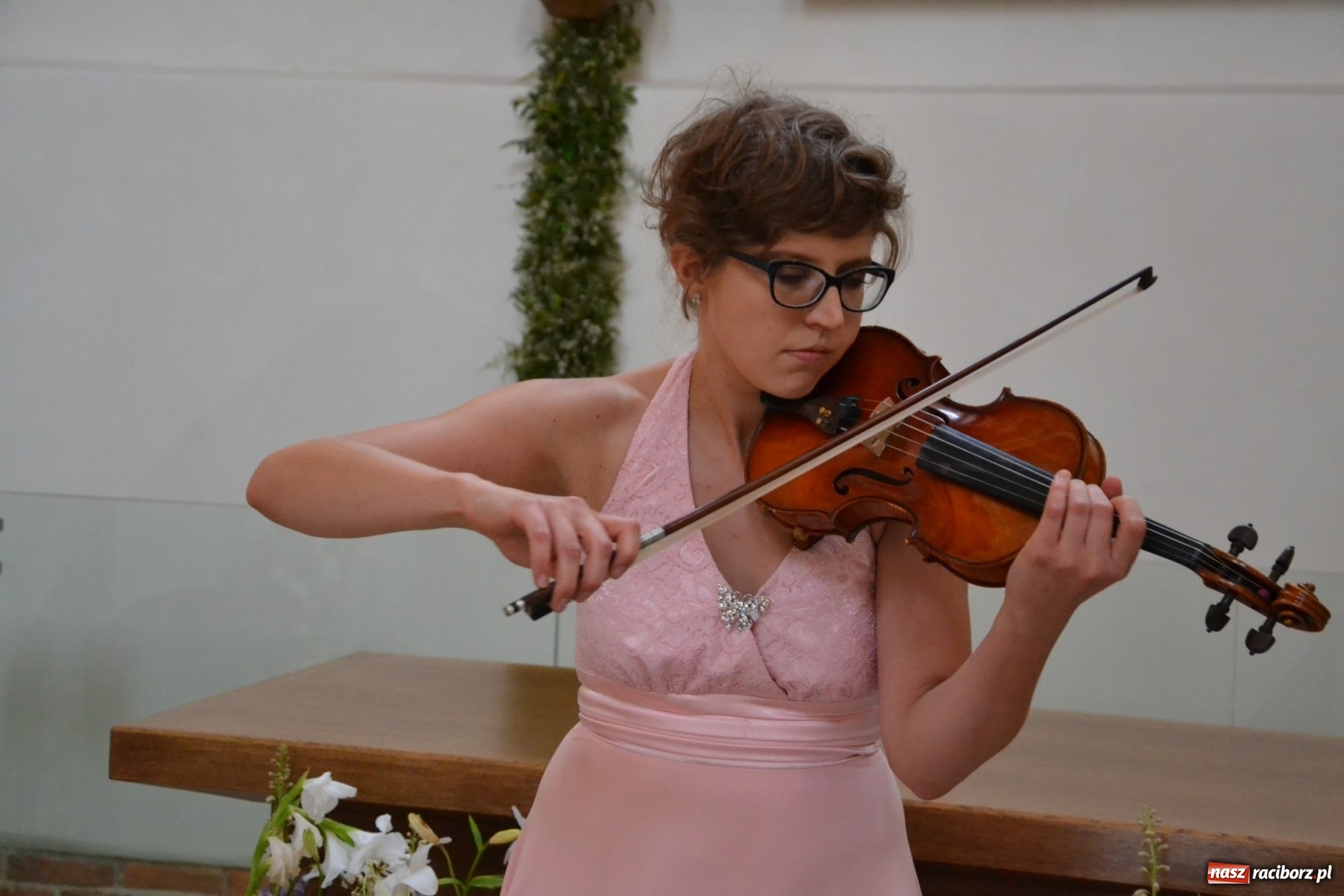 Zdjęcie w galerii na portalu naszraciborz.pl: Artystyczne podsumowanie roku szkolnego - koncert w kaplicy zamkowej wiadomości z regionu