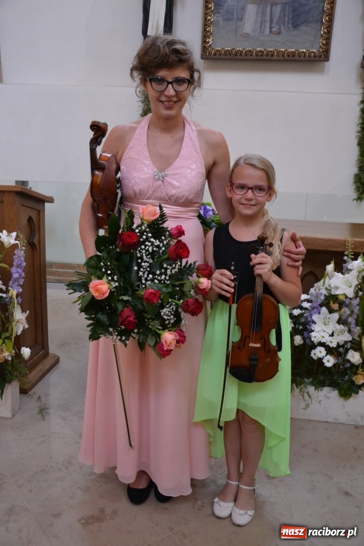 Zdjęcie w galerii na portalu naszraciborz.pl: Artystyczne podsumowanie roku szkolnego - koncert w kaplicy zamkowej wiadomości z regionu