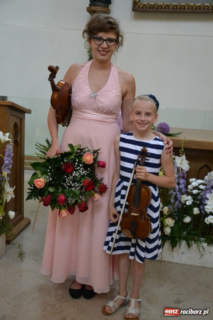 Zdjęcie w galerii na portalu naszraciborz.pl: Artystyczne podsumowanie roku szkolnego - koncert w kaplicy zamkowej wiadomości z regionu