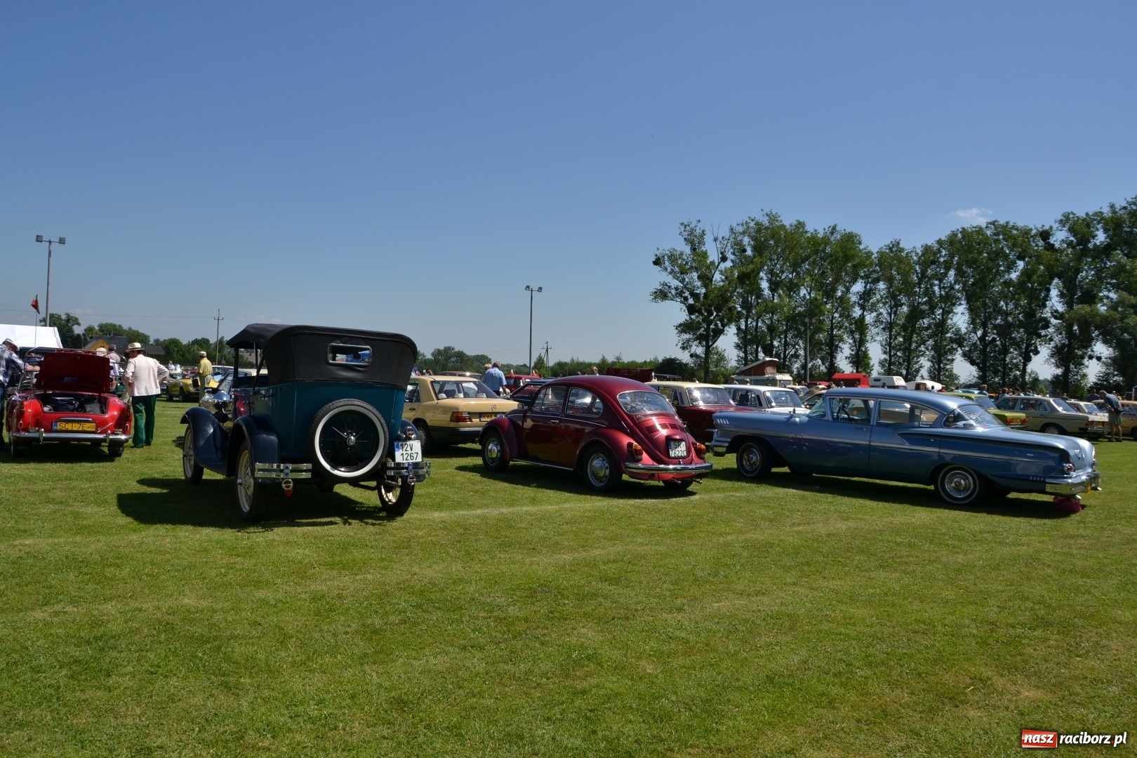 Zdjęcie w galerii na portalu naszraciborz.pl: Oldtimery w Zabełkowie, czyli dzień drugi X Jubileuszowego Zlotu Pojazdów Zabytkowych  wiadomości z regionu