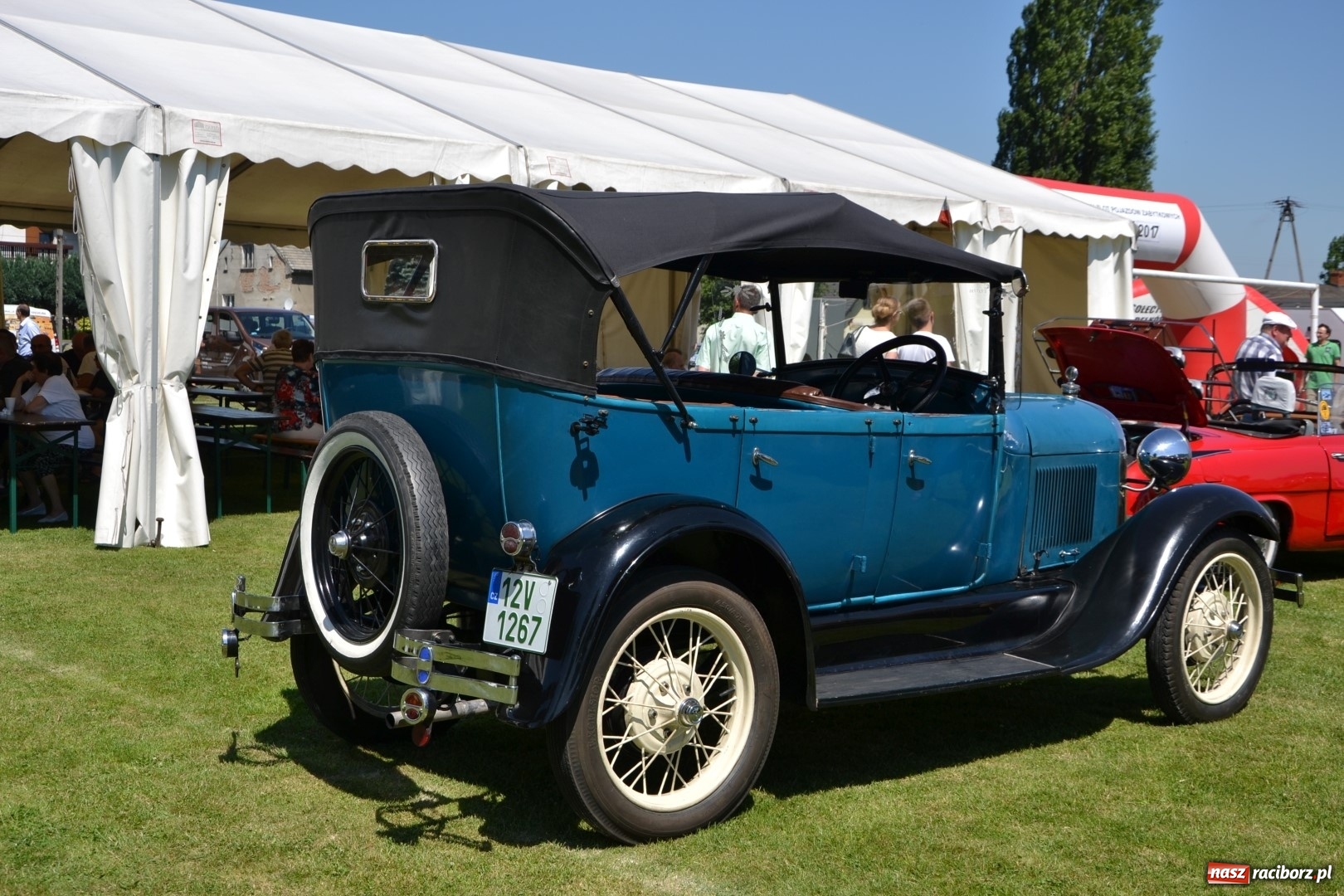 Zdjęcie w galerii na portalu naszraciborz.pl: Oldtimery w Zabełkowie, czyli dzień drugi X Jubileuszowego Zlotu Pojazdów Zabytkowych  wiadomości z regionu