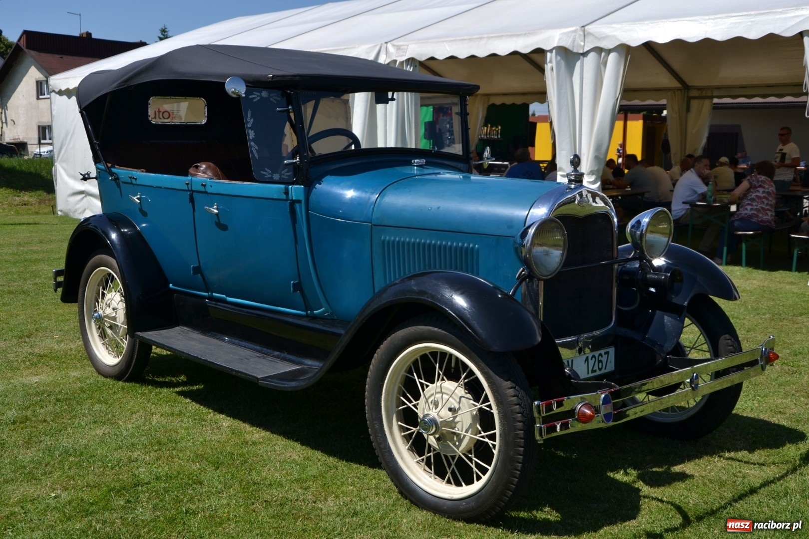 Zdjęcie w galerii na portalu naszraciborz.pl: Oldtimery w Zabełkowie, czyli dzień drugi X Jubileuszowego Zlotu Pojazdów Zabytkowych  wiadomości z regionu