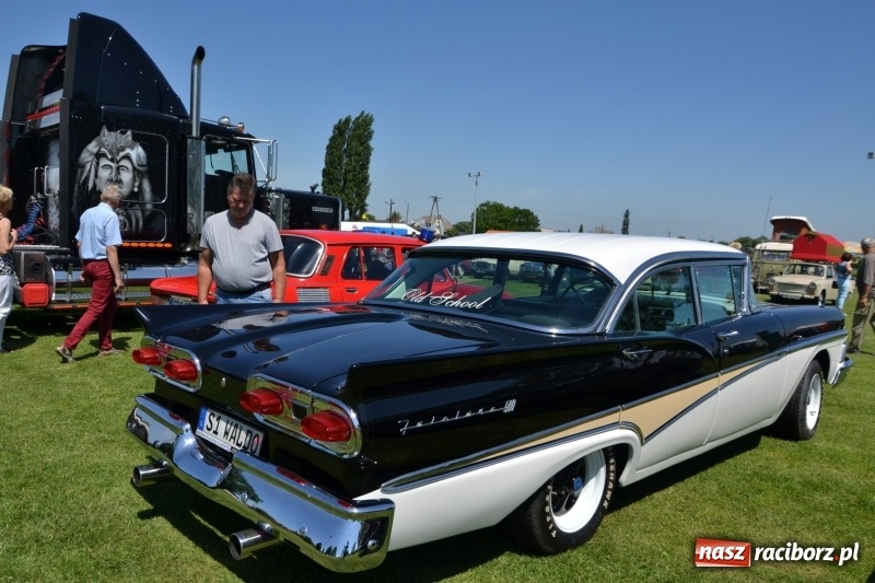 Zdjęcie w galerii na portalu naszraciborz.pl: Oldtimery w Zabełkowie, czyli dzień drugi X Jubileuszowego Zlotu Pojazdów Zabytkowych  wiadomości z regionu