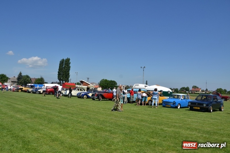 Zdjęcie w galerii na portalu naszraciborz.pl: Oldtimery w Zabełkowie, czyli dzień drugi X Jubileuszowego Zlotu Pojazdów Zabytkowych  wiadomości z regionu