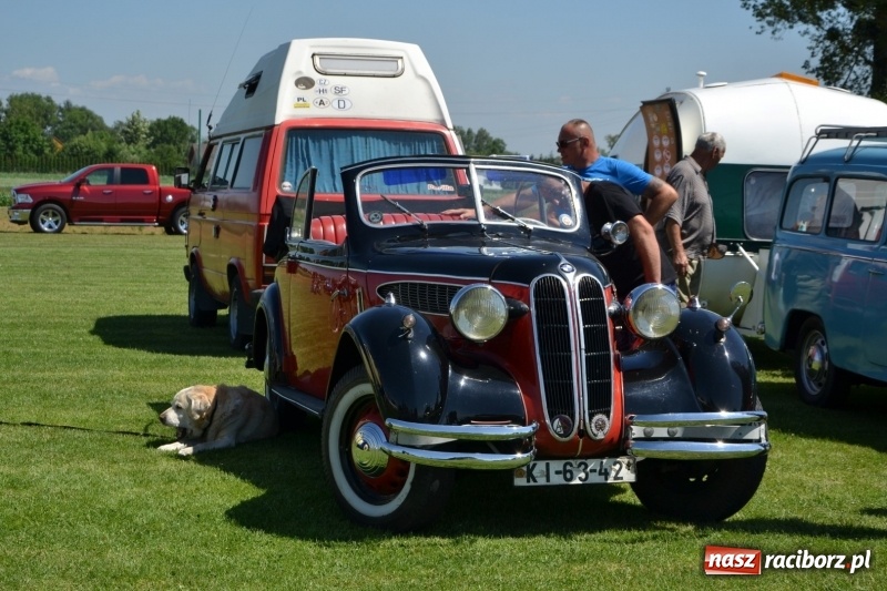 Zdjęcie w galerii na portalu naszraciborz.pl: Oldtimery w Zabełkowie, czyli dzień drugi X Jubileuszowego Zlotu Pojazdów Zabytkowych  wiadomości z regionu