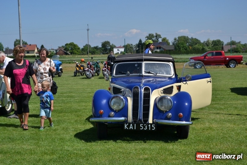 Zdjęcie w galerii na portalu naszraciborz.pl: Oldtimery w Zabełkowie, czyli dzień drugi X Jubileuszowego Zlotu Pojazdów Zabytkowych  wiadomości z regionu