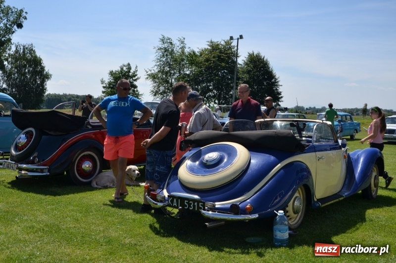 Zdjęcie w galerii na portalu naszraciborz.pl: Oldtimery w Zabełkowie, czyli dzień drugi X Jubileuszowego Zlotu Pojazdów Zabytkowych  wiadomości z regionu