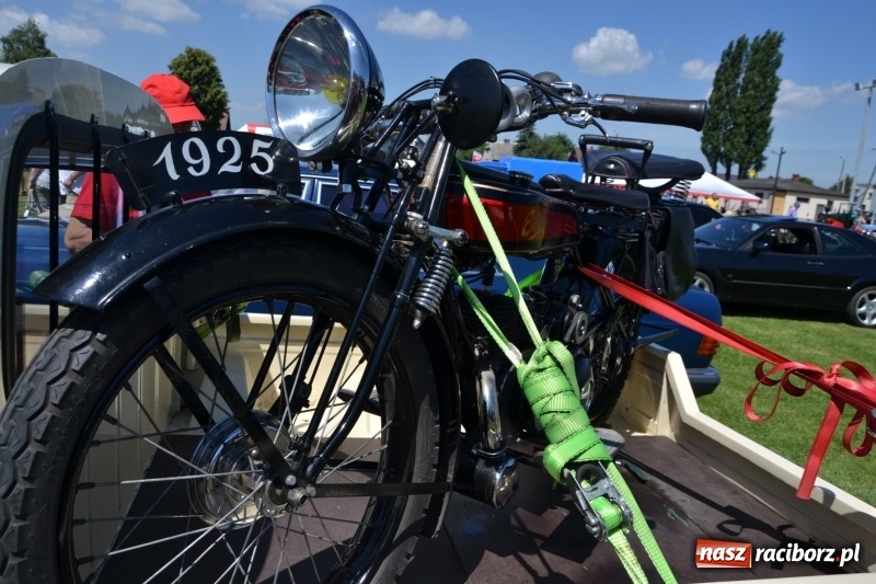 Zdjęcie w galerii na portalu naszraciborz.pl: Oldtimery w Zabełkowie, czyli dzień drugi X Jubileuszowego Zlotu Pojazdów Zabytkowych  wiadomości z regionu