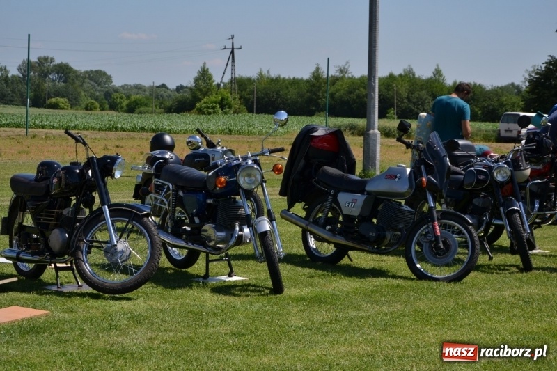 Zdjęcie w galerii na portalu naszraciborz.pl: Oldtimery w Zabełkowie, czyli dzień drugi X Jubileuszowego Zlotu Pojazdów Zabytkowych  wiadomości z regionu