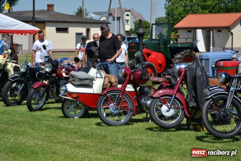 Zdjęcie w galerii na portalu naszraciborz.pl: Oldtimery w Zabełkowie, czyli dzień drugi X Jubileuszowego Zlotu Pojazdów Zabytkowych  wiadomości z regionu