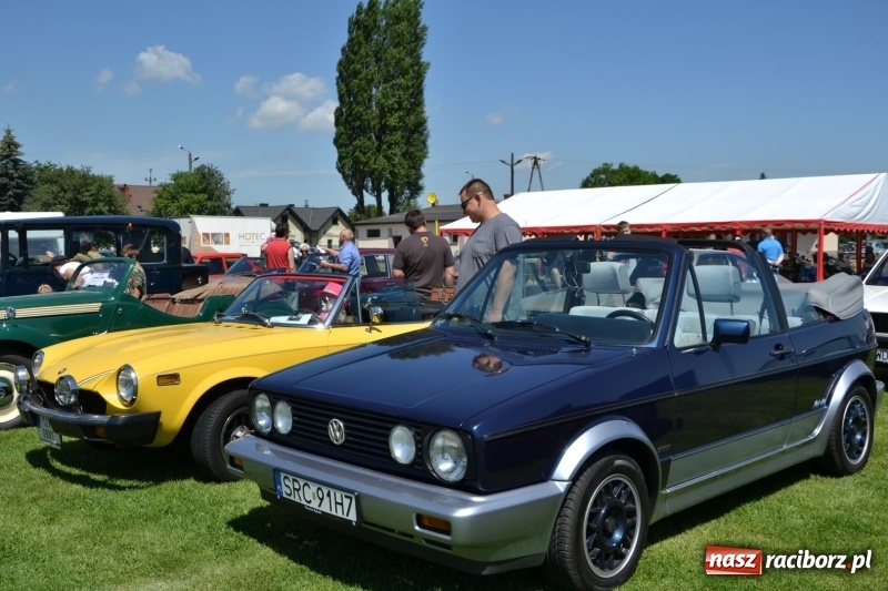 Zdjęcie w galerii na portalu naszraciborz.pl: Oldtimery w Zabełkowie, czyli dzień drugi X Jubileuszowego Zlotu Pojazdów Zabytkowych  wiadomości z regionu