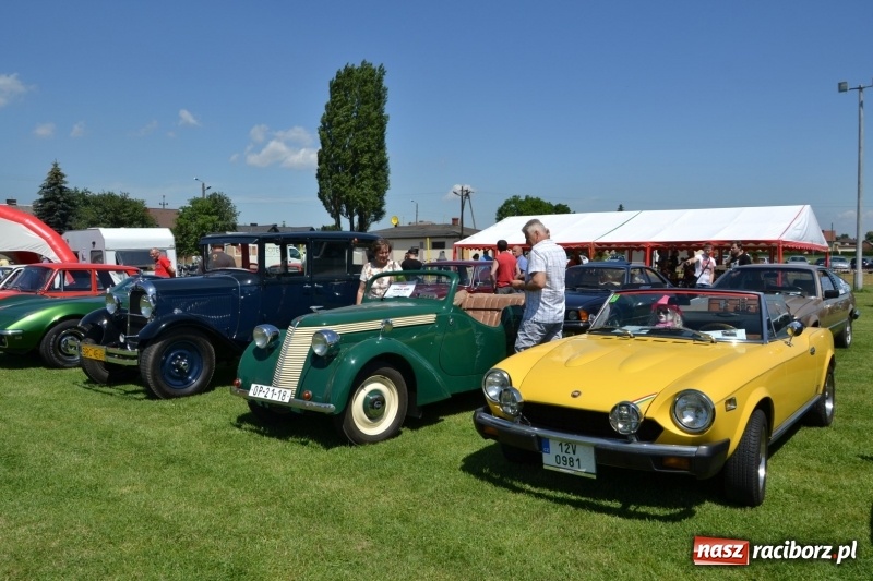 Zdjęcie w galerii na portalu naszraciborz.pl: Oldtimery w Zabełkowie, czyli dzień drugi X Jubileuszowego Zlotu Pojazdów Zabytkowych  wiadomości z regionu