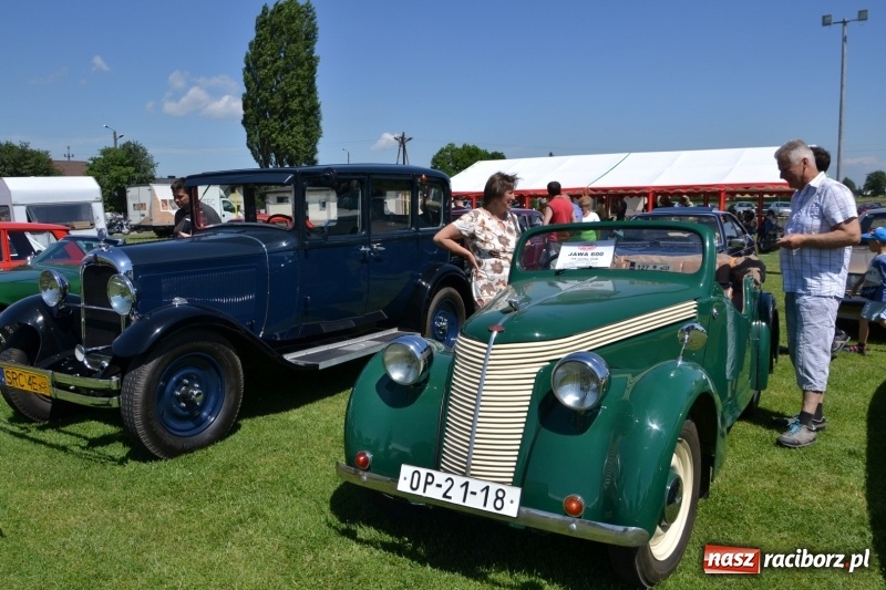 Zdjęcie w galerii na portalu naszraciborz.pl: Oldtimery w Zabełkowie, czyli dzień drugi X Jubileuszowego Zlotu Pojazdów Zabytkowych  wiadomości z regionu