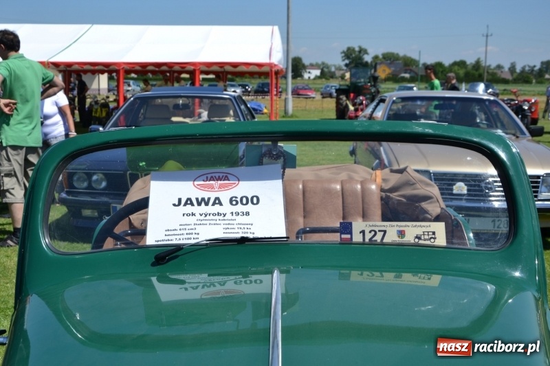 Zdjęcie w galerii na portalu naszraciborz.pl: Oldtimery w Zabełkowie, czyli dzień drugi X Jubileuszowego Zlotu Pojazdów Zabytkowych  wiadomości z regionu