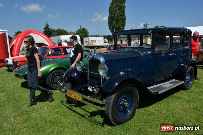 Zdjęcie w galerii na portalu naszraciborz.pl: Oldtimery w Zabełkowie, czyli dzień drugi X Jubileuszowego Zlotu Pojazdów Zabytkowych  wiadomości z regionu