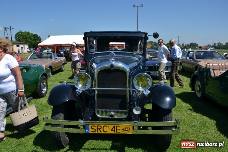 Zdjęcie w galerii na portalu naszraciborz.pl: Oldtimery w Zabełkowie, czyli dzień drugi X Jubileuszowego Zlotu Pojazdów Zabytkowych  wiadomości z regionu