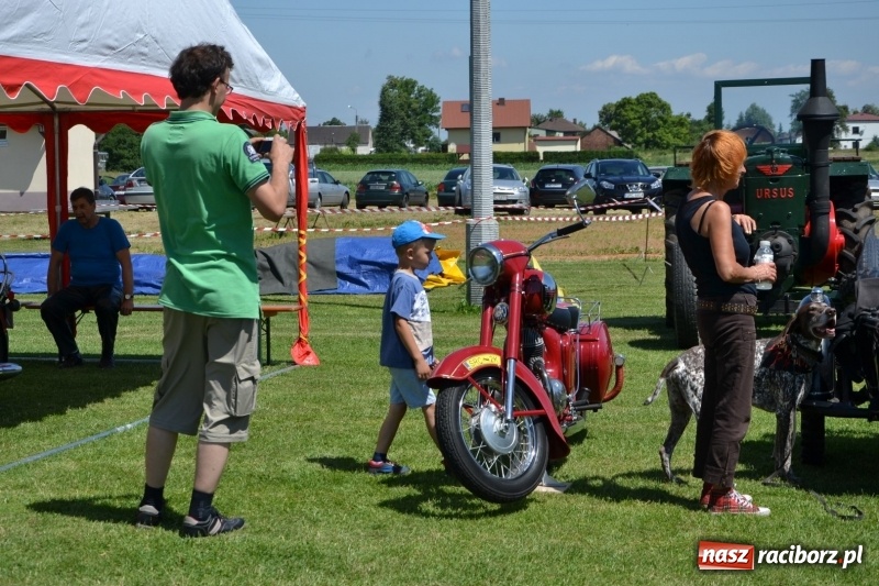 Zdjęcie w galerii na portalu naszraciborz.pl: Oldtimery w Zabełkowie, czyli dzień drugi X Jubileuszowego Zlotu Pojazdów Zabytkowych  wiadomości z regionu