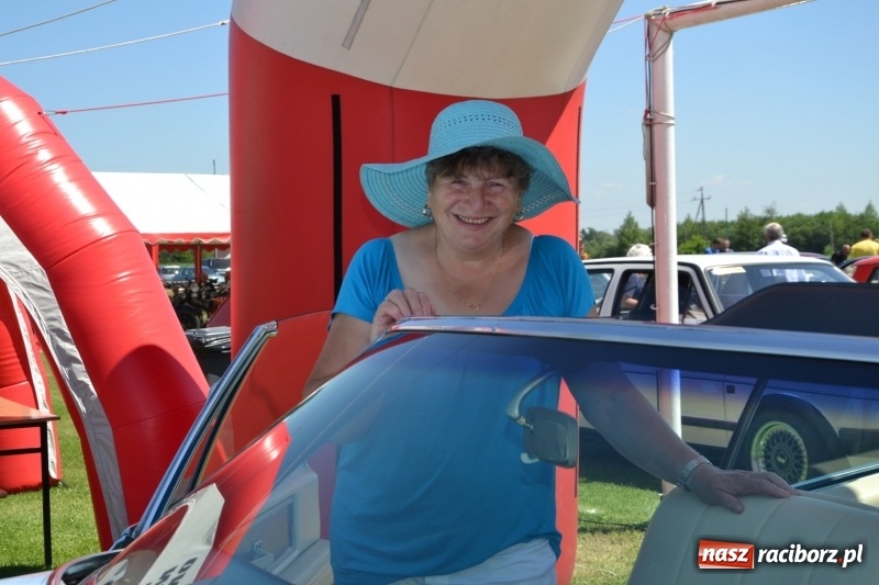 Zdjęcie w galerii na portalu naszraciborz.pl: Oldtimery w Zabełkowie, czyli dzień drugi X Jubileuszowego Zlotu Pojazdów Zabytkowych  wiadomości z regionu