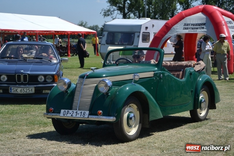 Zdjęcie w galerii na portalu naszraciborz.pl: Oldtimery w Zabełkowie, czyli dzień drugi X Jubileuszowego Zlotu Pojazdów Zabytkowych  wiadomości z regionu