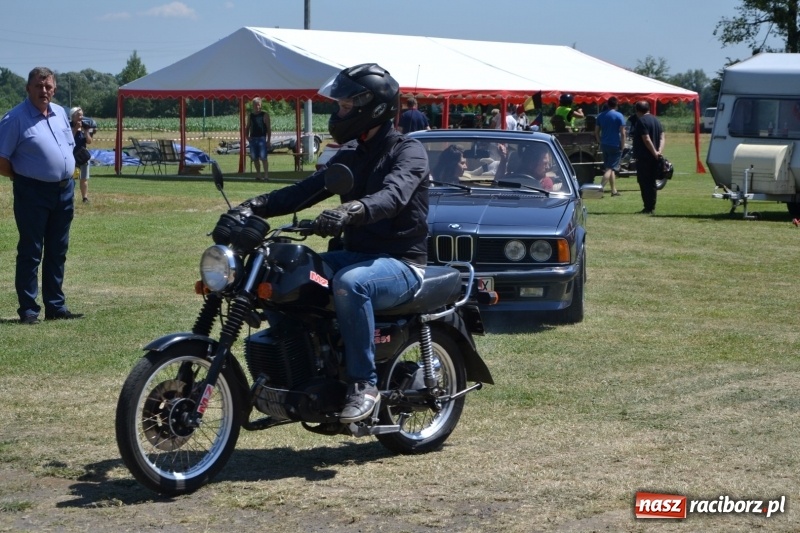 Zdjęcie w galerii na portalu naszraciborz.pl: Oldtimery w Zabełkowie, czyli dzień drugi X Jubileuszowego Zlotu Pojazdów Zabytkowych  wiadomości z regionu