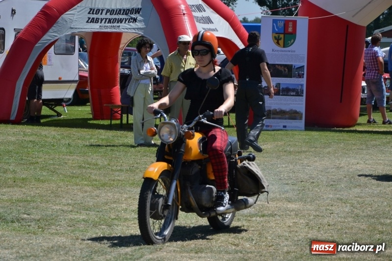 Zdjęcie w galerii na portalu naszraciborz.pl: Oldtimery w Zabełkowie, czyli dzień drugi X Jubileuszowego Zlotu Pojazdów Zabytkowych  wiadomości z regionu