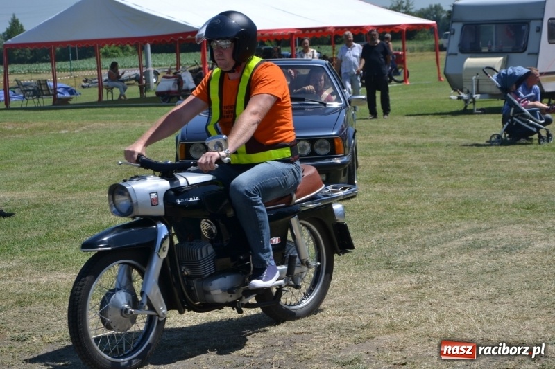 Zdjęcie w galerii na portalu naszraciborz.pl: Oldtimery w Zabełkowie, czyli dzień drugi X Jubileuszowego Zlotu Pojazdów Zabytkowych  wiadomości z regionu