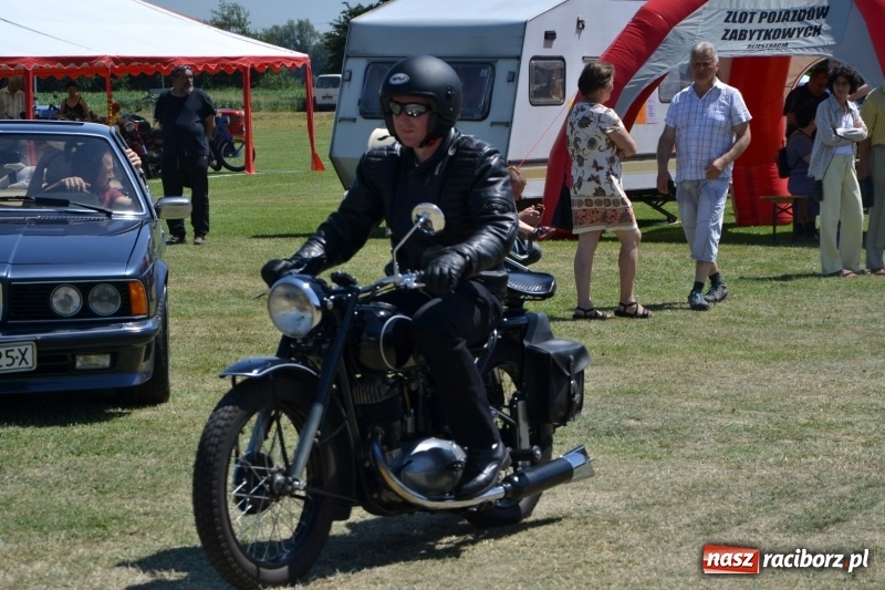 Zdjęcie w galerii na portalu naszraciborz.pl: Oldtimery w Zabełkowie, czyli dzień drugi X Jubileuszowego Zlotu Pojazdów Zabytkowych  wiadomości z regionu