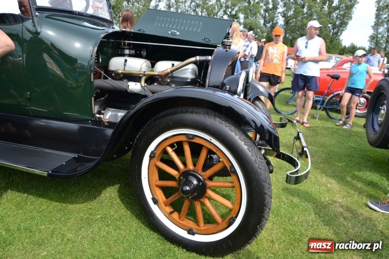 Zdjęcie w galerii na portalu naszraciborz.pl: Oldtimery w Zabełkowie, czyli dzień drugi X Jubileuszowego Zlotu Pojazdów Zabytkowych  wiadomości z regionu