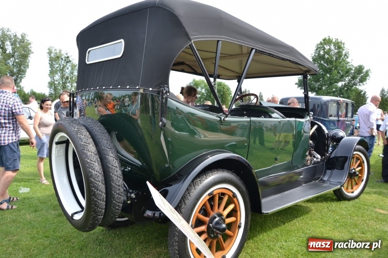 Zdjęcie w galerii na portalu naszraciborz.pl: Oldtimery w Zabełkowie, czyli dzień drugi X Jubileuszowego Zlotu Pojazdów Zabytkowych  wiadomości z regionu
