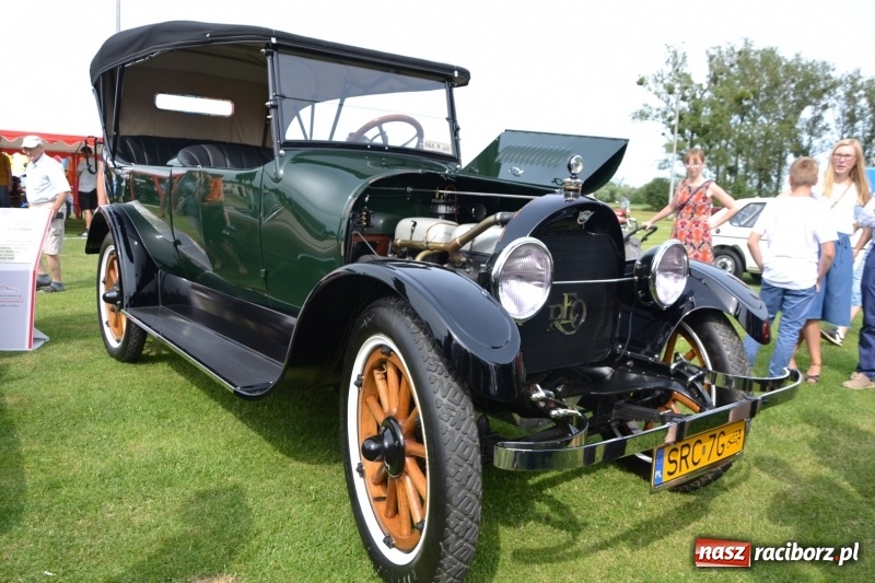 Zdjęcie w galerii na portalu naszraciborz.pl: Oldtimery w Zabełkowie, czyli dzień drugi X Jubileuszowego Zlotu Pojazdów Zabytkowych  wiadomości z regionu