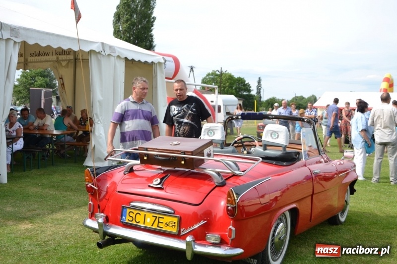 Zdjęcie w galerii na portalu naszraciborz.pl: Oldtimery w Zabełkowie, czyli dzień drugi X Jubileuszowego Zlotu Pojazdów Zabytkowych  wiadomości z regionu