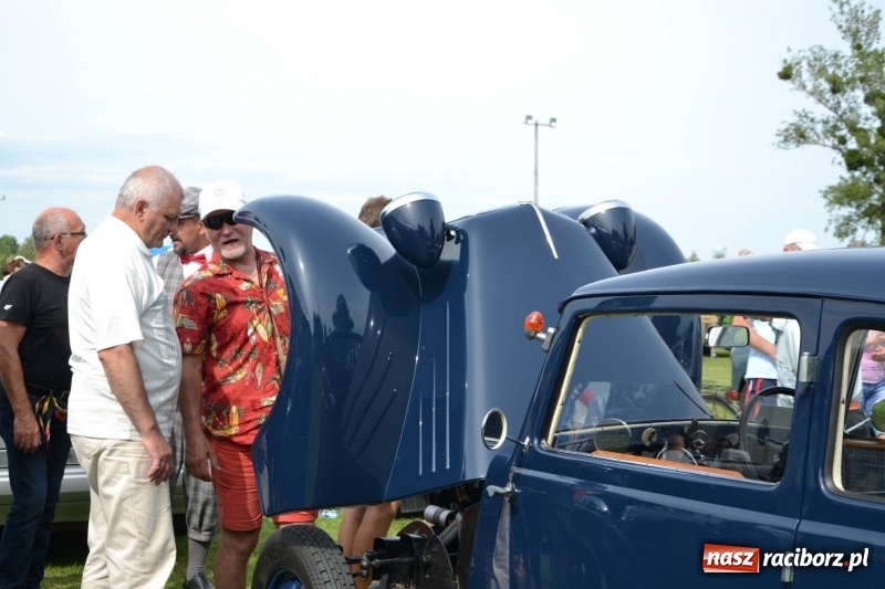Zdjęcie w galerii na portalu naszraciborz.pl: Oldtimery w Zabełkowie, czyli dzień drugi X Jubileuszowego Zlotu Pojazdów Zabytkowych  wiadomości z regionu