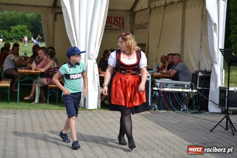 Zdjęcie w galerii na portalu naszraciborz.pl: Oldtimery w Zabełkowie, czyli dzień drugi X Jubileuszowego Zlotu Pojazdów Zabytkowych  wiadomości z regionu