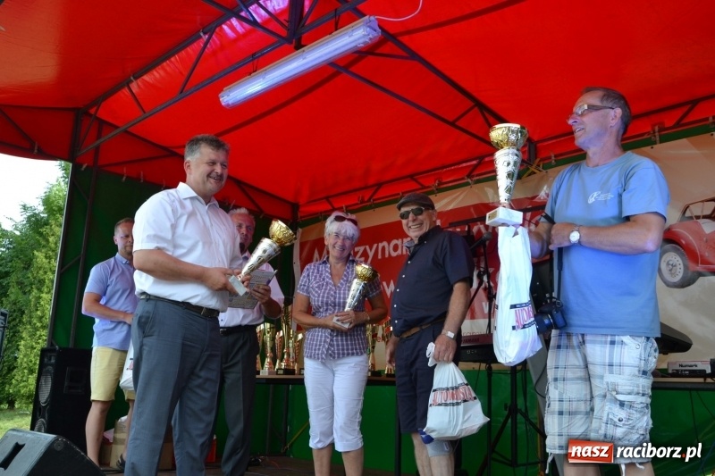 Zdjęcie w galerii na portalu naszraciborz.pl: Oldtimery w Zabełkowie, czyli dzień drugi X Jubileuszowego Zlotu Pojazdów Zabytkowych  wiadomości z regionu