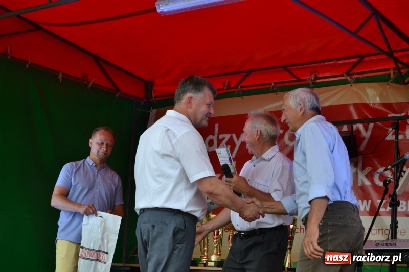 Zdjęcie w galerii na portalu naszraciborz.pl: Oldtimery w Zabełkowie, czyli dzień drugi X Jubileuszowego Zlotu Pojazdów Zabytkowych  wiadomości z regionu