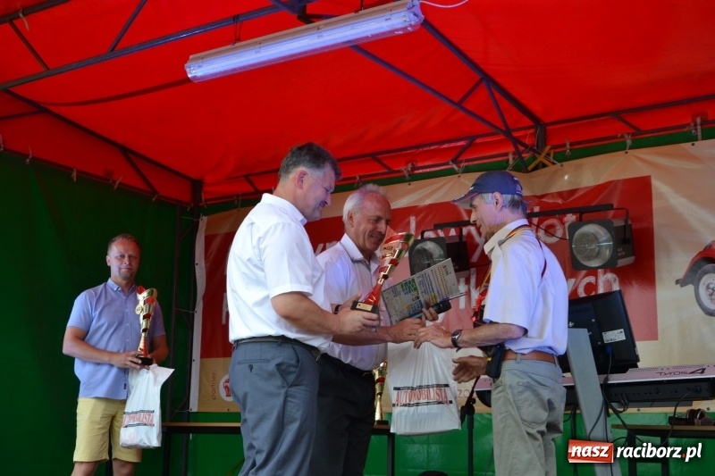Zdjęcie w galerii na portalu naszraciborz.pl: Oldtimery w Zabełkowie, czyli dzień drugi X Jubileuszowego Zlotu Pojazdów Zabytkowych  wiadomości z regionu
