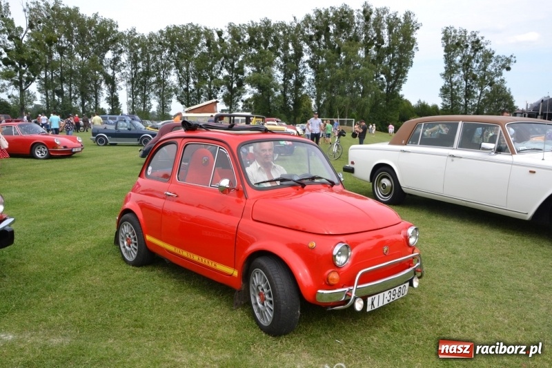 Zdjęcie w galerii na portalu naszraciborz.pl: Oldtimery w Zabełkowie, czyli dzień drugi X Jubileuszowego Zlotu Pojazdów Zabytkowych  wiadomości z regionu