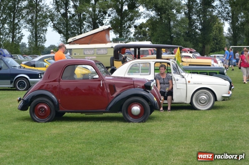 Zdjęcie w galerii na portalu naszraciborz.pl: Oldtimery w Zabełkowie, czyli dzień drugi X Jubileuszowego Zlotu Pojazdów Zabytkowych  wiadomości z regionu