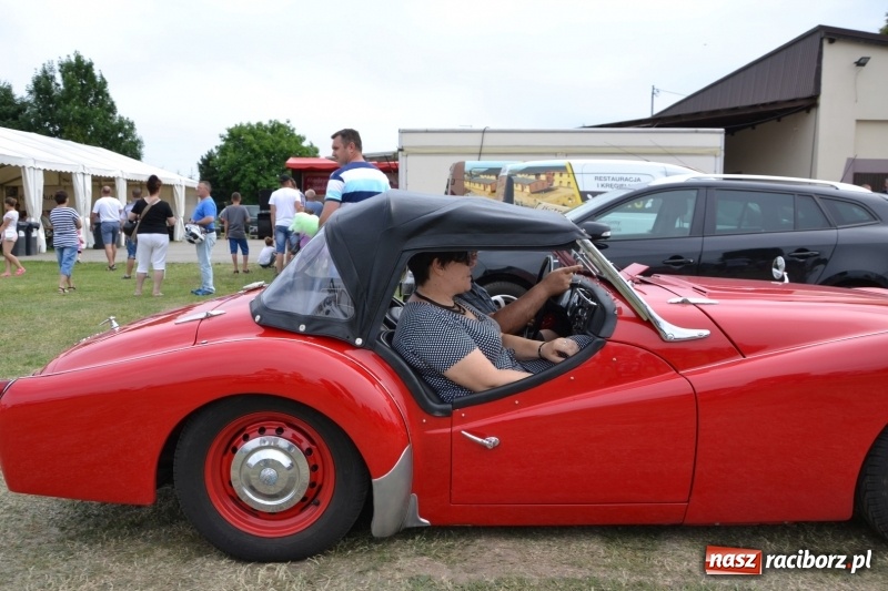 Zdjęcie w galerii na portalu naszraciborz.pl: Oldtimery w Zabełkowie, czyli dzień drugi X Jubileuszowego Zlotu Pojazdów Zabytkowych  wiadomości z regionu