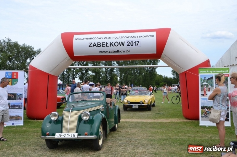 Zdjęcie w galerii na portalu naszraciborz.pl: Oldtimery w Zabełkowie, czyli dzień drugi X Jubileuszowego Zlotu Pojazdów Zabytkowych  wiadomości z regionu