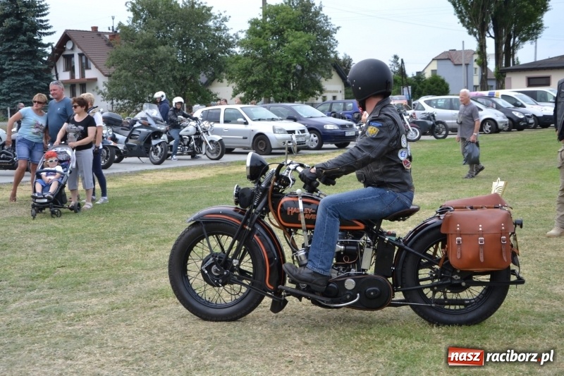 Zdjęcie w galerii na portalu naszraciborz.pl: Oldtimery w Zabełkowie, czyli dzień drugi X Jubileuszowego Zlotu Pojazdów Zabytkowych  wiadomości z regionu